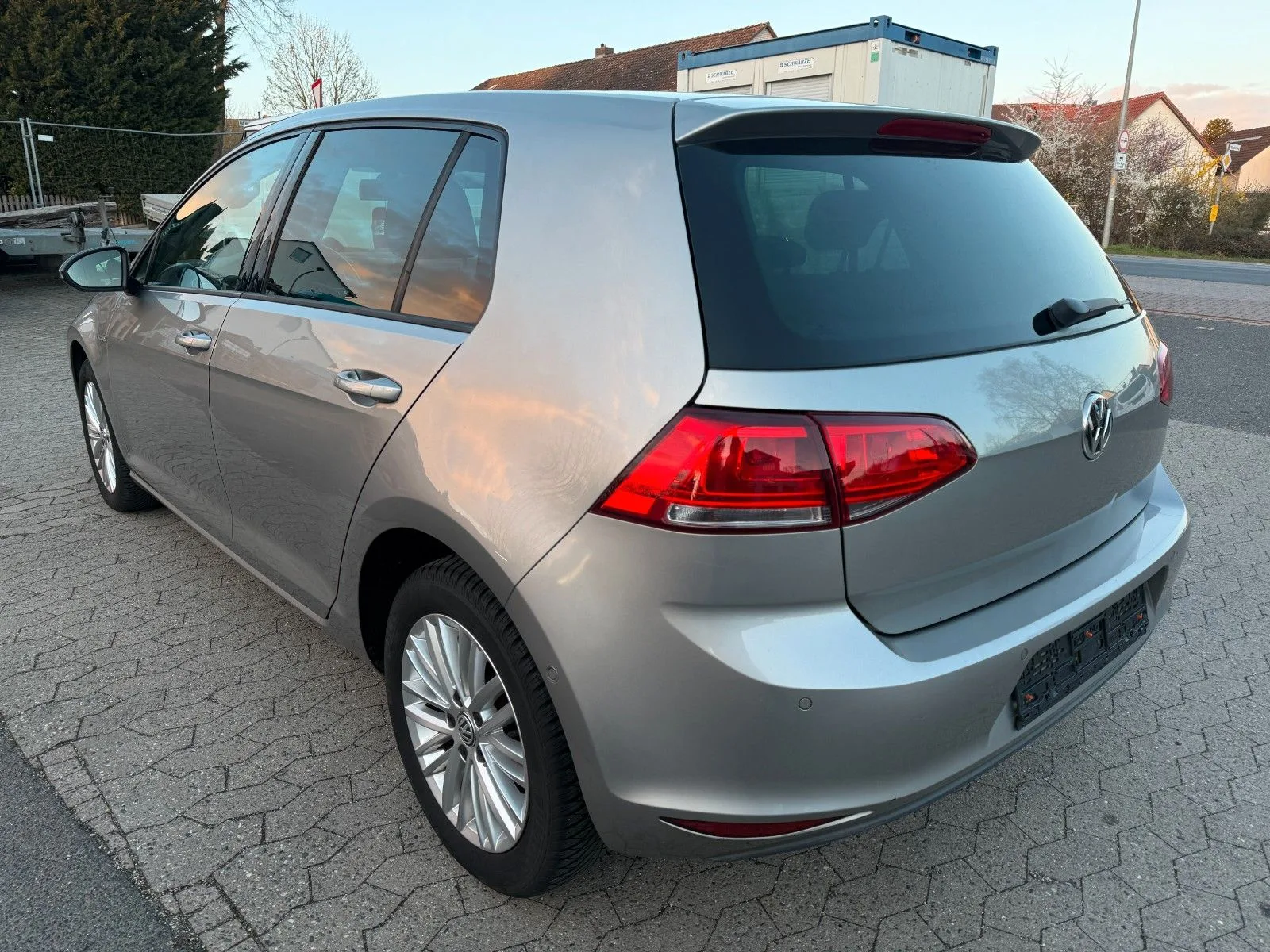 Volkswagen Golf VII Lim. Cup BMT*PDC*KLIMA*MFL*SHZ*TÜV NEU
