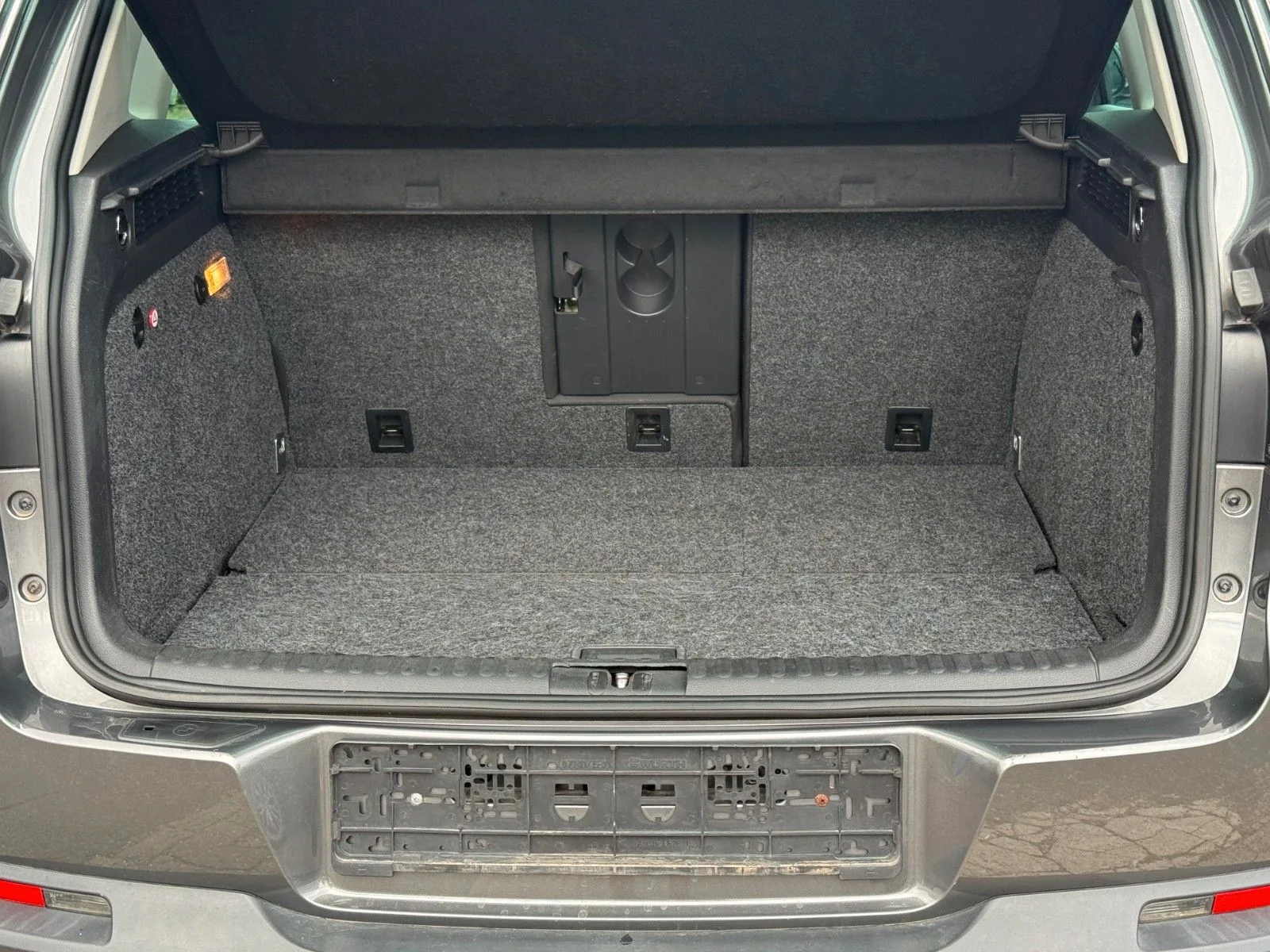 Volkswagen Tiguan Track & Field 4Motion*DSG*AHK*Bi-XENON*