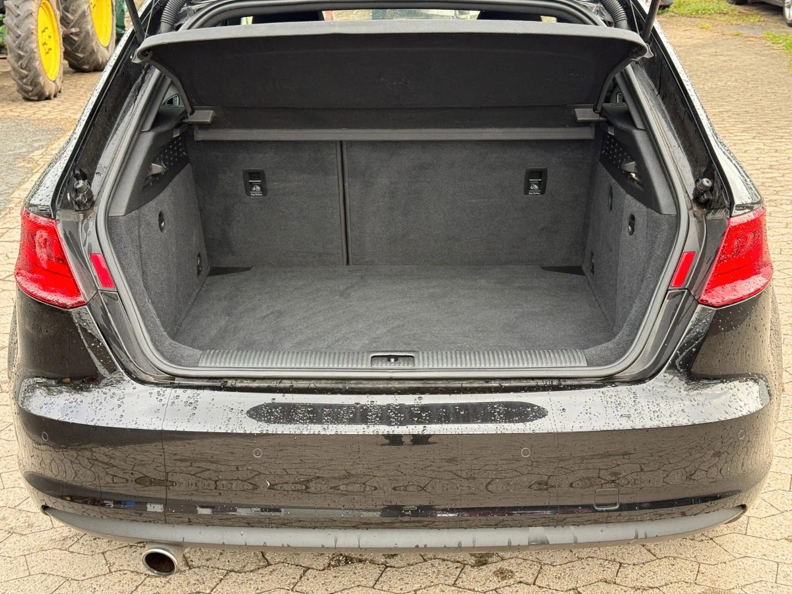 Audi A3 Sportback*Xenon*STANDHEIZ*PDC*NAV*Climatr.*