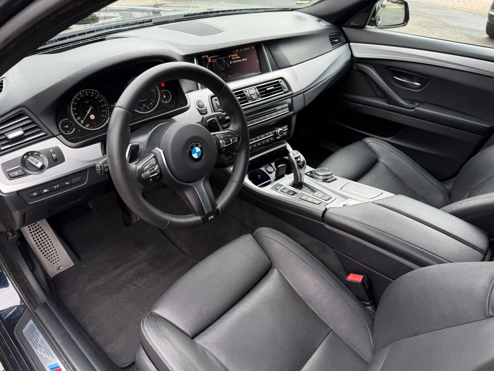 BMW M550 Baureihe 5 Touring M550d xDrive*ACC*HUD*H&K