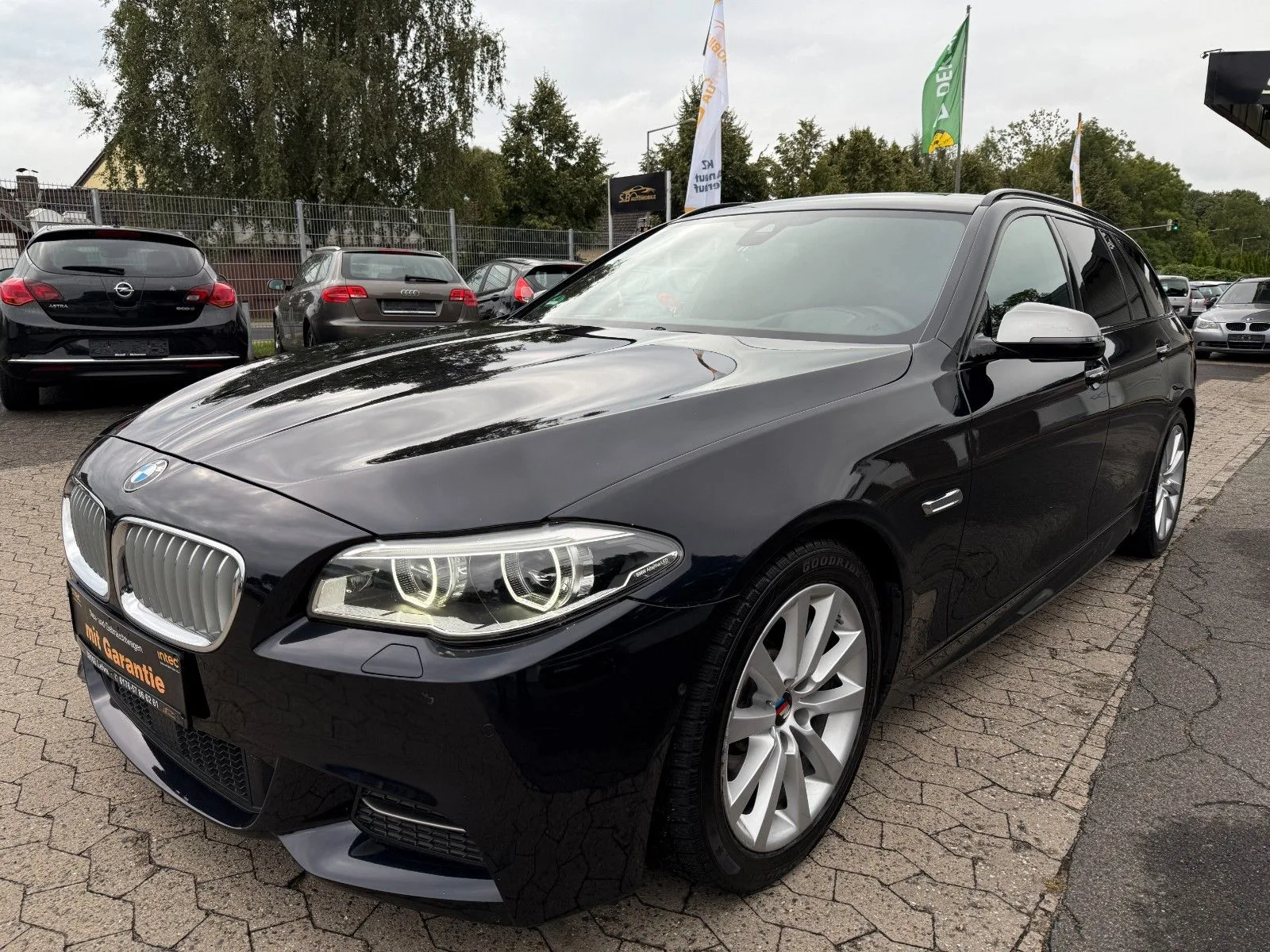 BMW M550 Baureihe 5 Touring M550d xDrive*ACC*HUD*H&K