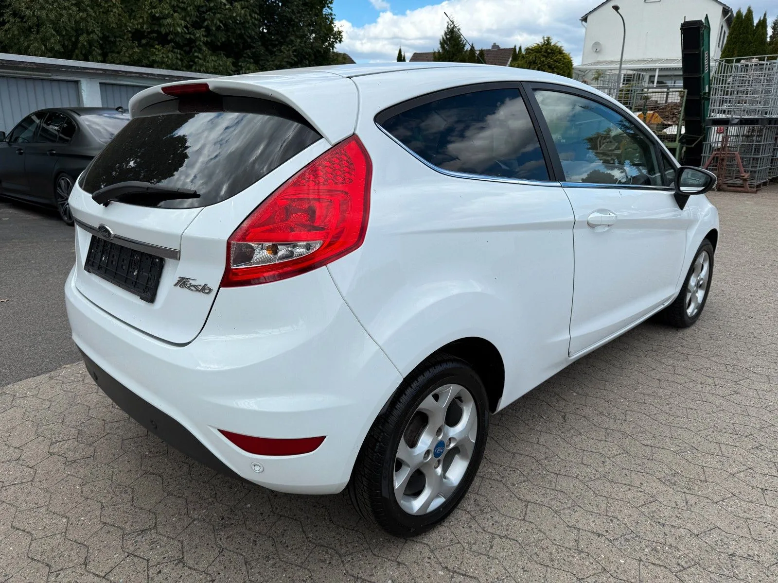 Ford Fiesta Titanium*KLIMA*TÜV NEU*PDC*