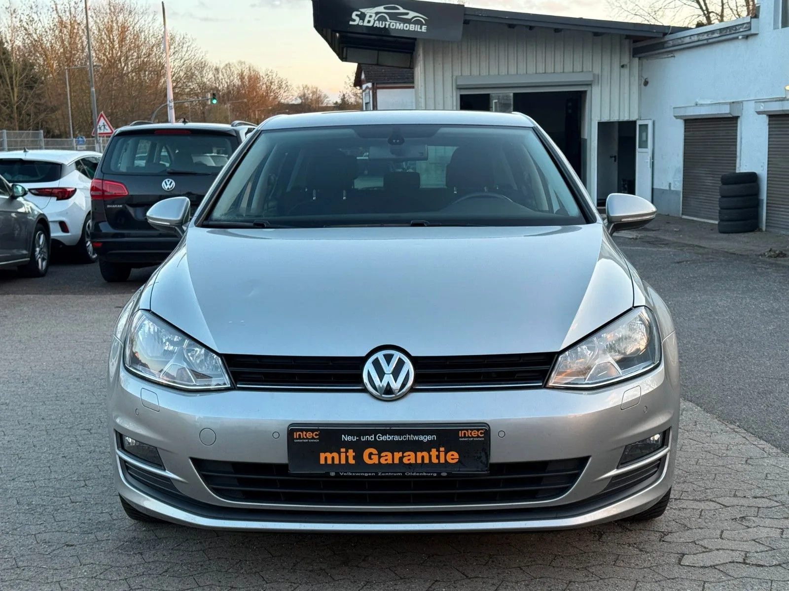 Volkswagen Golf VII Lim. Cup BMT*PDC*KLIMA*MFL*SHZ*TÜV NEU