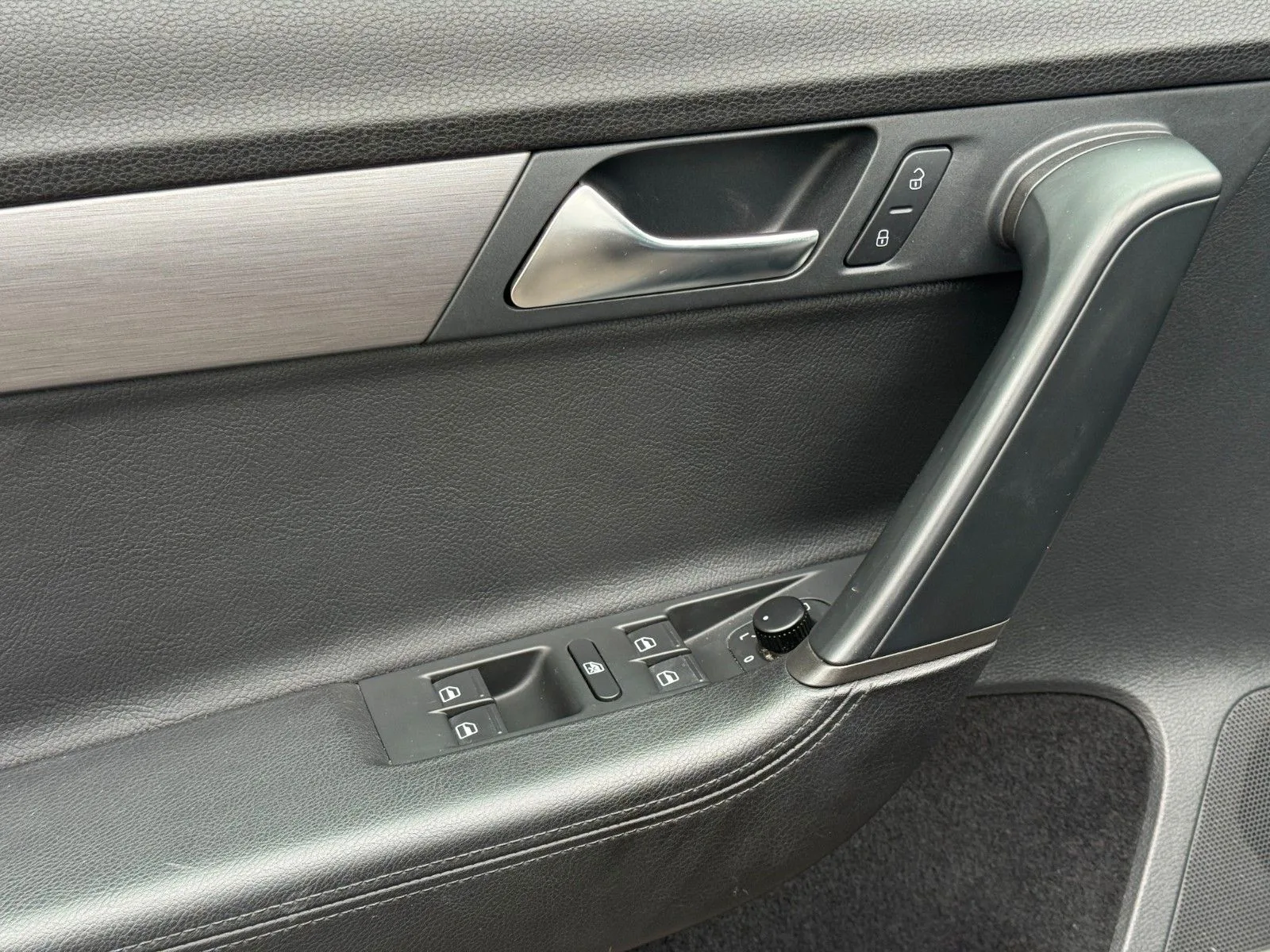 Volkswagen Passat Variant Comfortline BlueMo*DSG*AHK*TEMP*