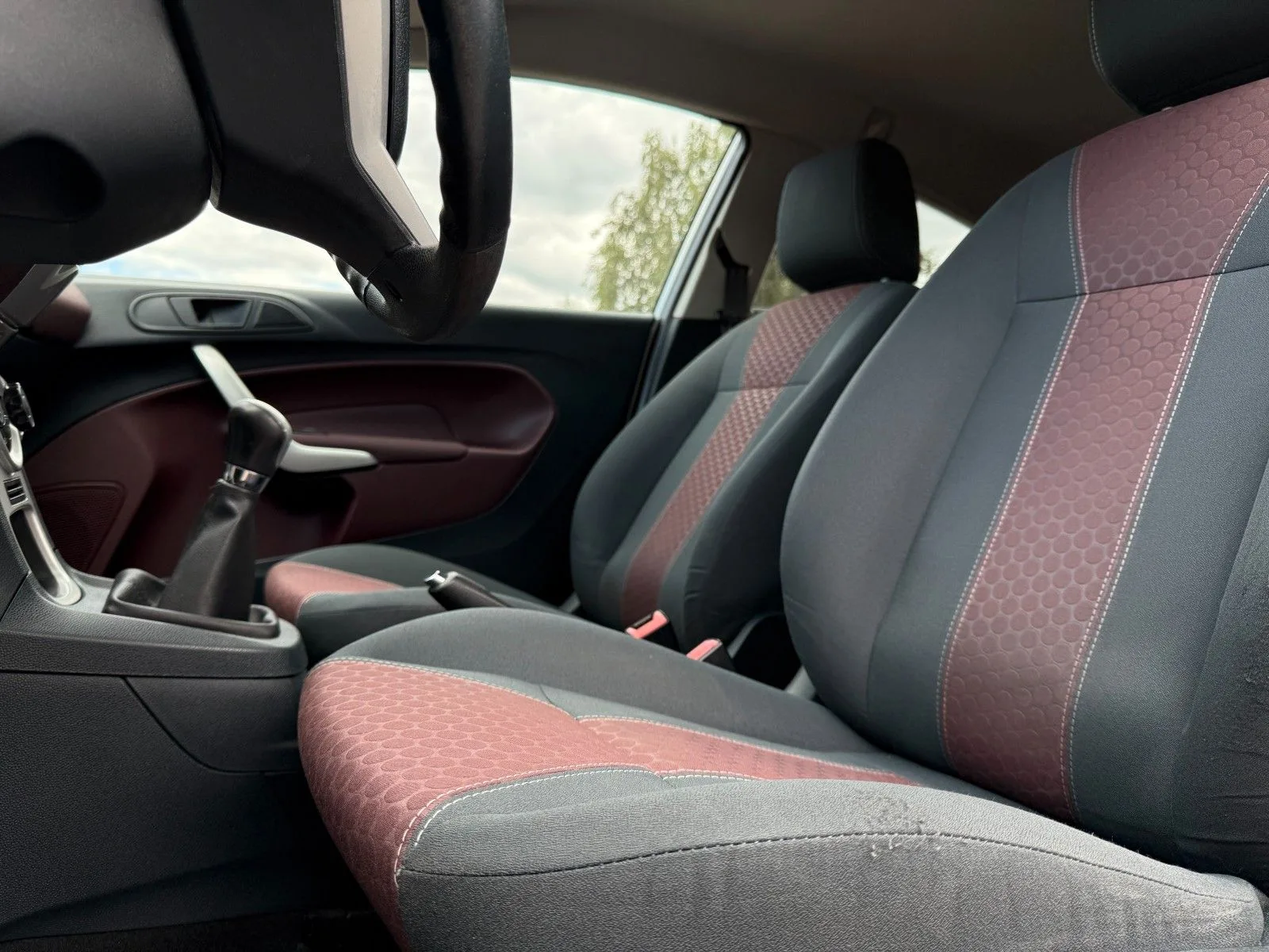 Ford Fiesta Titanium*KLIMA*TÜV NEU*PDC*