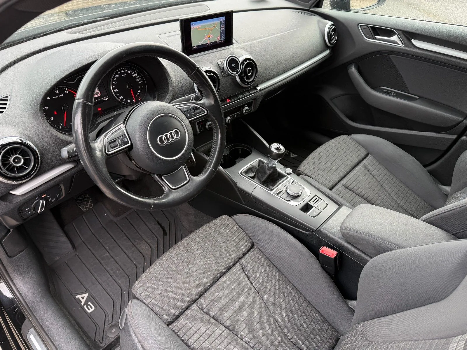 Audi A3 Sportback*Xenon*STANDHEIZ*PDC*NAV*Climatr.*