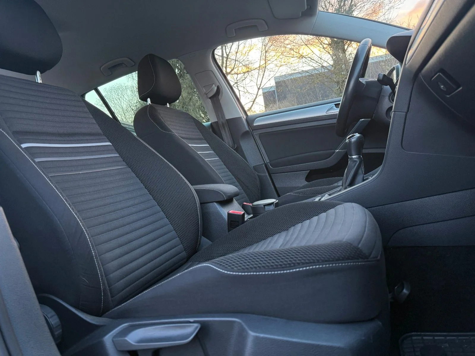 Volkswagen Golf VII Lim. Cup BMT*PDC*KLIMA*MFL*SHZ*TÜV NEU